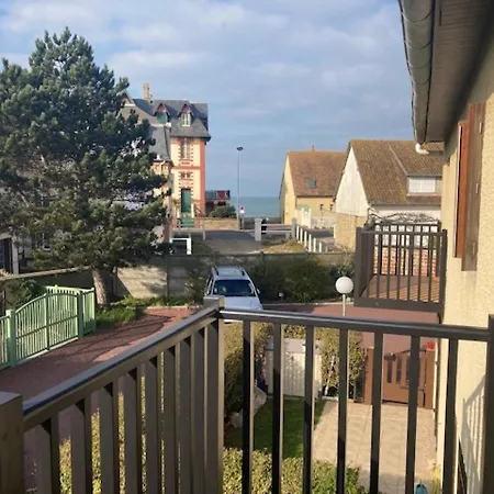 3 Pieces Spacieux Avec Balcon Pres De La - Fr-1-712-29 Villers-sur-Mer